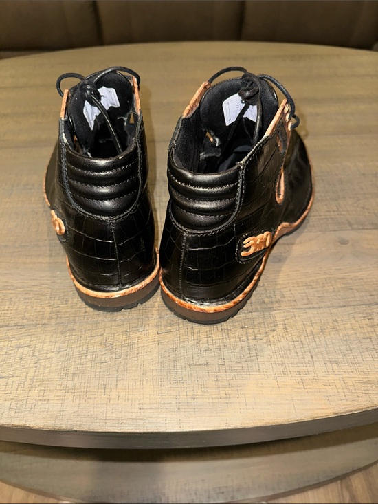 Men\'s Black and Brown Croc-Texture Lace-Up Boots main image 5